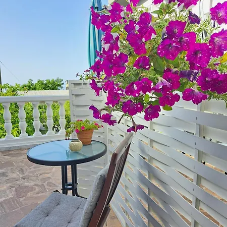 Garden Rooms Pirgos Psilonerou Exterior photo