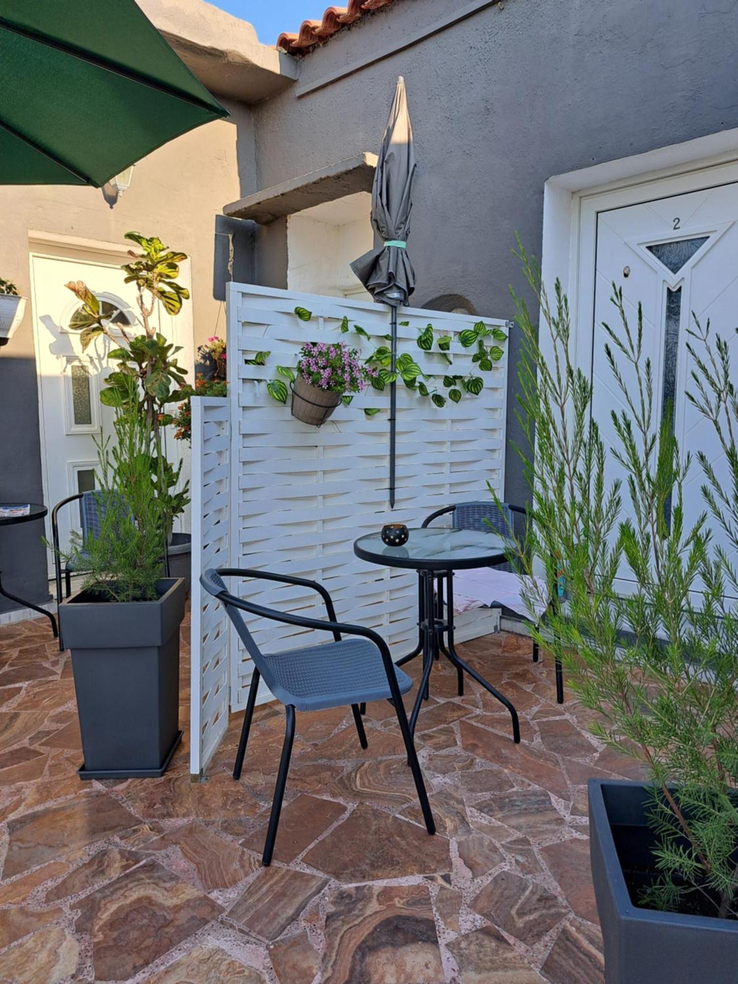 Garden Pirgos Psilonerou